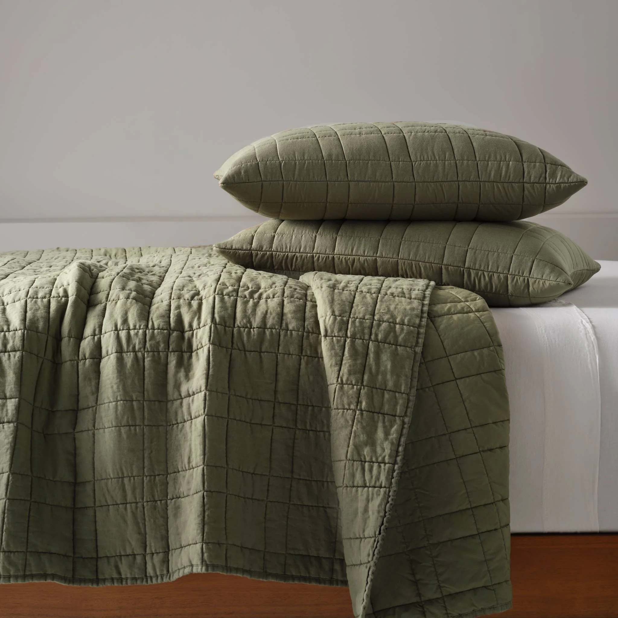 Washed European Linen Quilt - Image 12